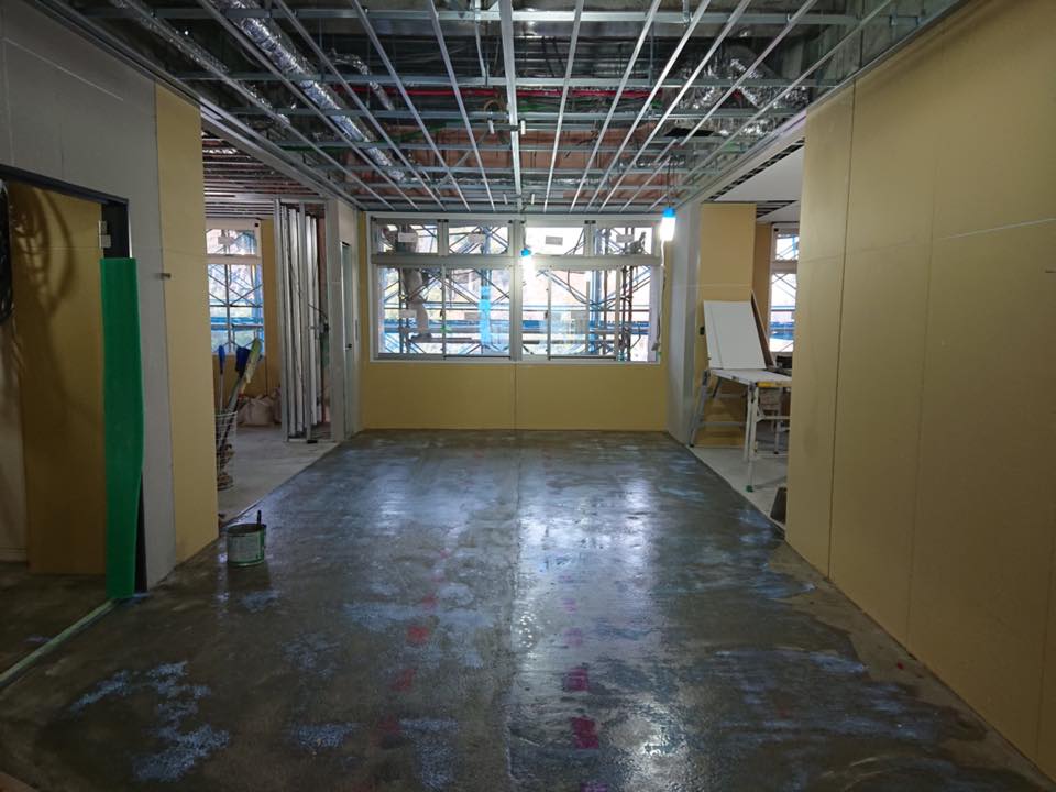 共用廊下の床材変更