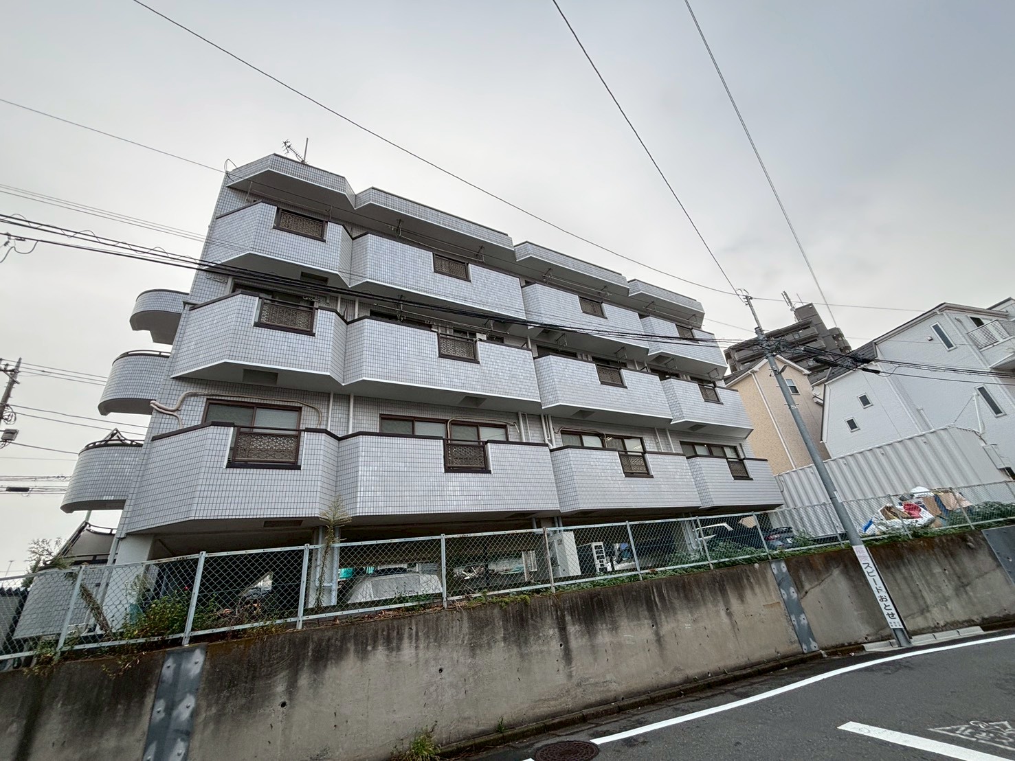 【東京都練馬区】　S造　地上3階12戸　マンション外壁改修工事　施工事例 | マンションやアパート・ビルの外壁改修工事は立川市のエムズクラフト