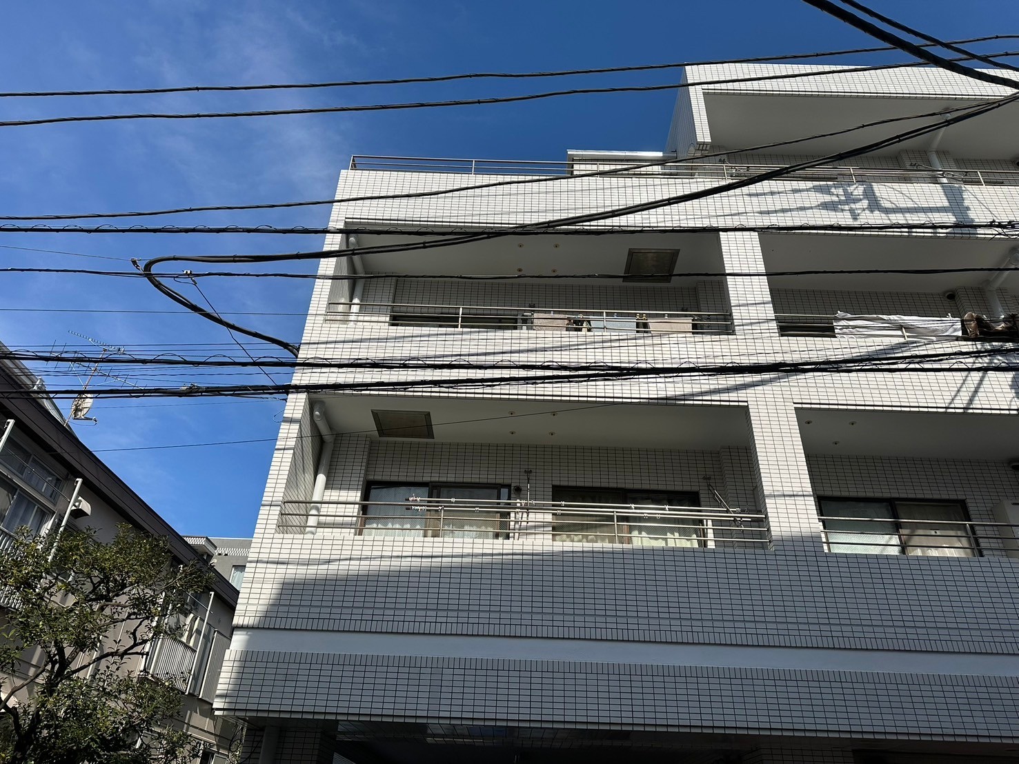 【東京都東村山市】　RC造　地上4階11戸+３店舗　マンション大規模改修工事　施工事例 | マンションやアパート・ビルの外壁改修工事は立川市のエムズクラフト