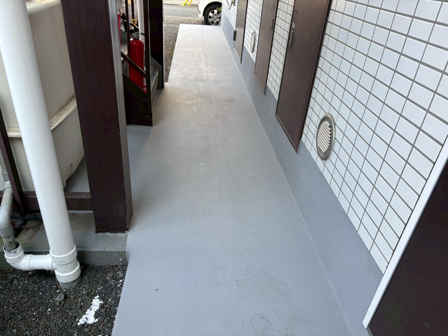 【東京都府中市】 S造 地上3階　外構・バルコニーモルタル補修及び防水工事 | マンションやアパート・ビルの外壁改修工事は立川市の株式会社エムズクラフト
